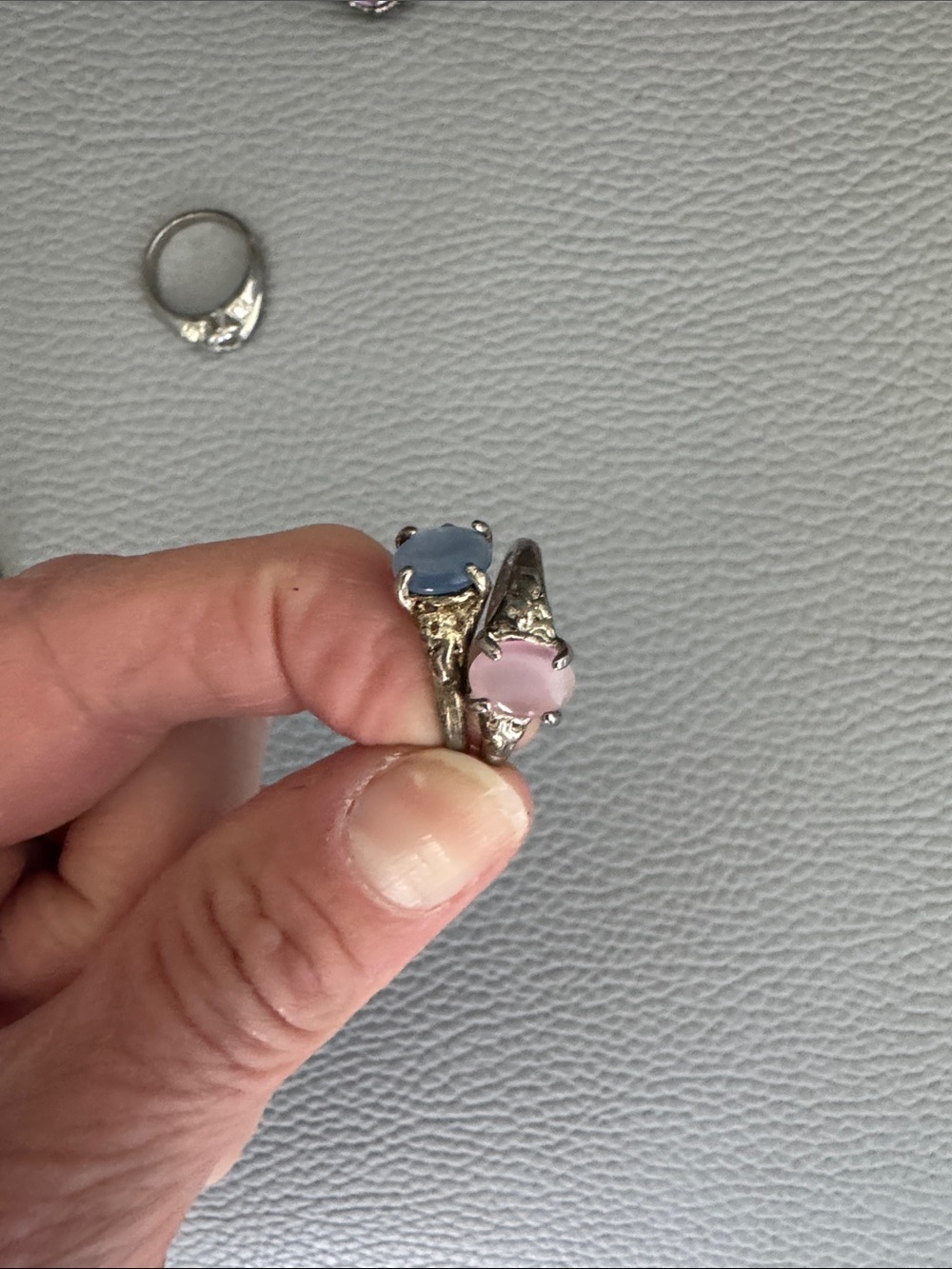 14 ASSORTED SILVER TONE FASHION RINGS. - Picture 10 of 11